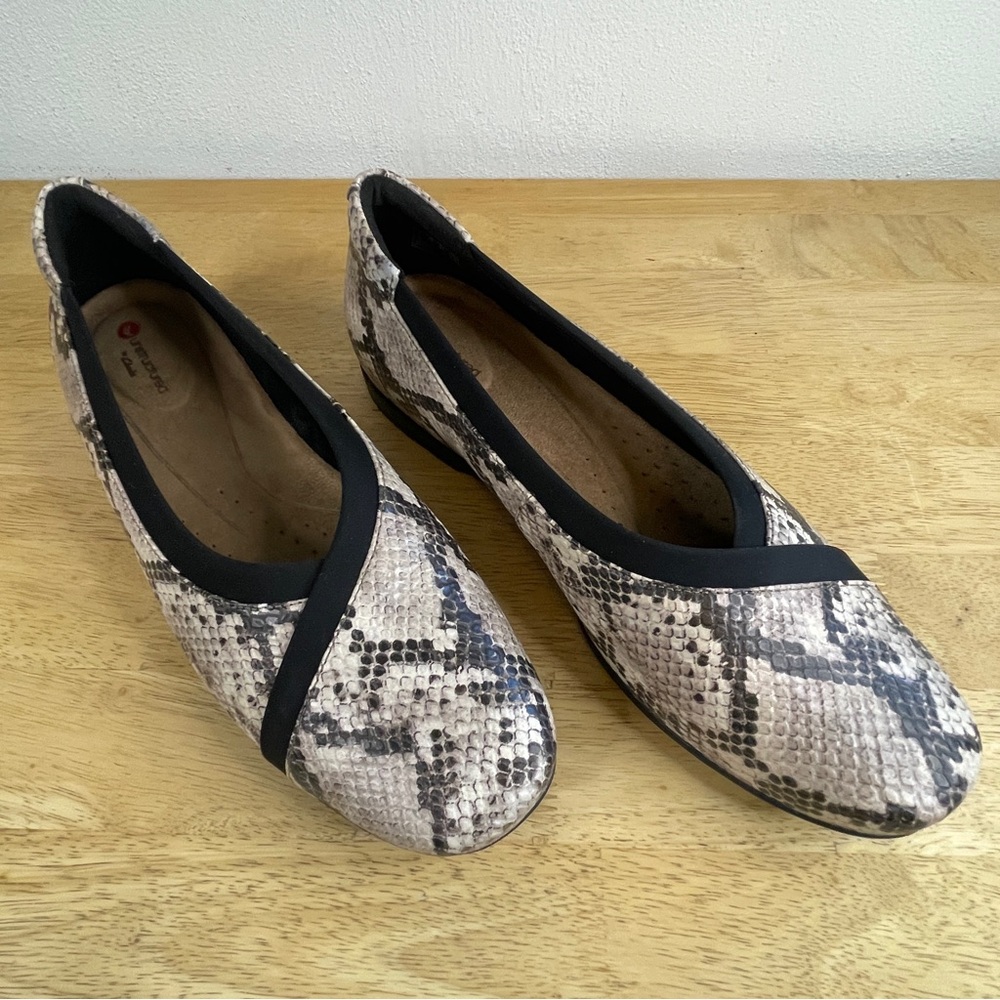 Clarks Snake-Print Slip-On Flats in Beige and Black Trim - Picture 2 of 12